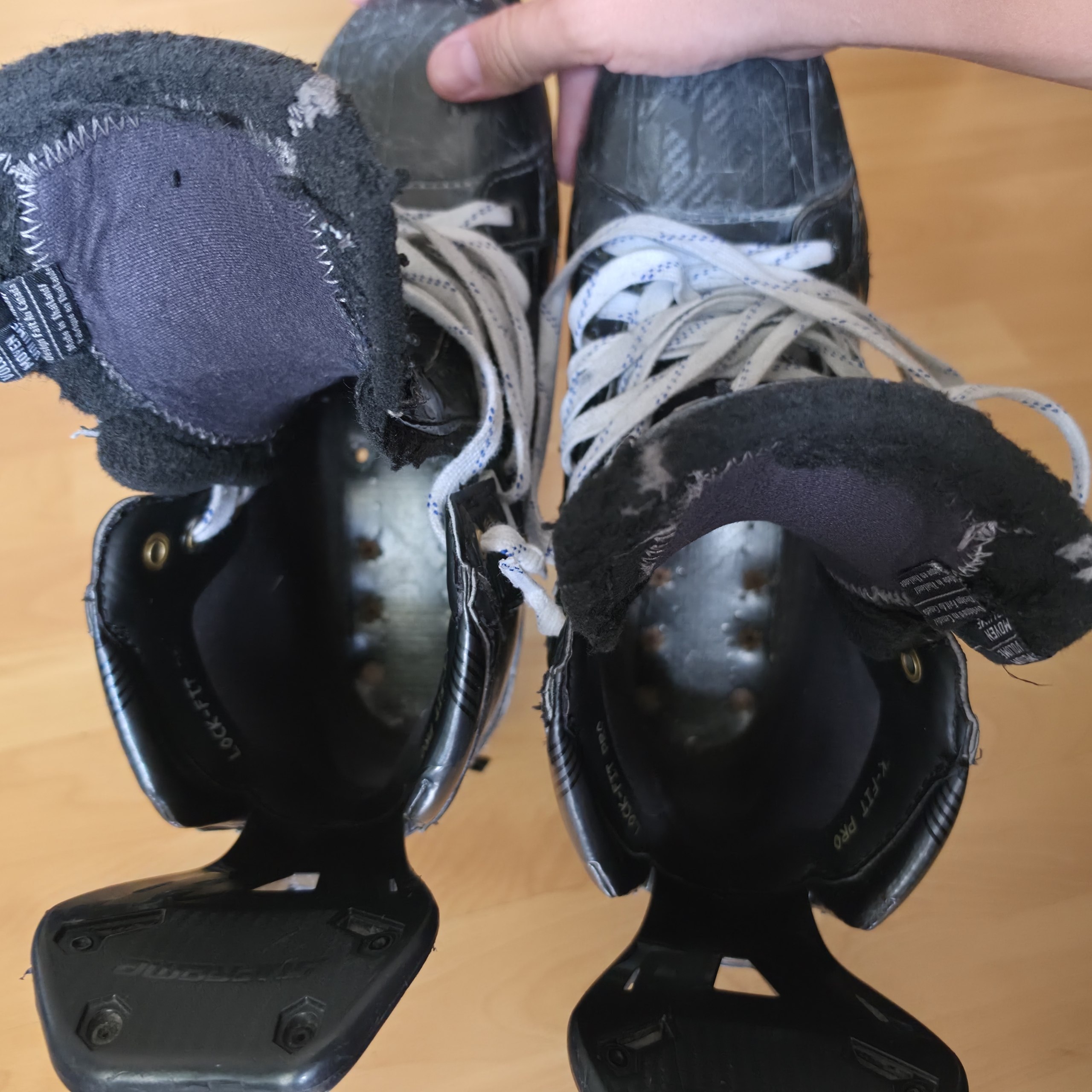 Łyżwy hokejowe Bauer Supreme MACH 11.0 FIT2 — używane